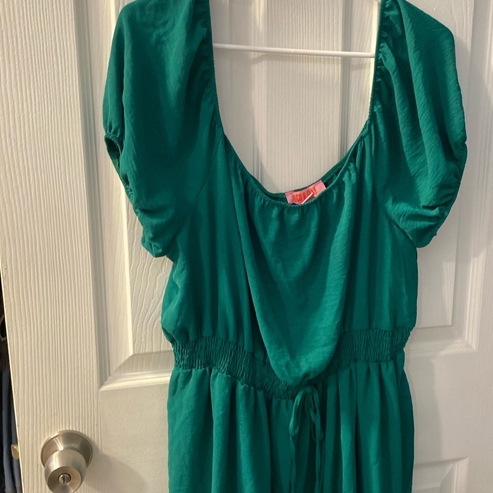 Coco & Shay green dress
